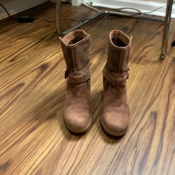 Timberlands EarthKeepers Brown  Leather Boots (9) - Picture 3 of 14